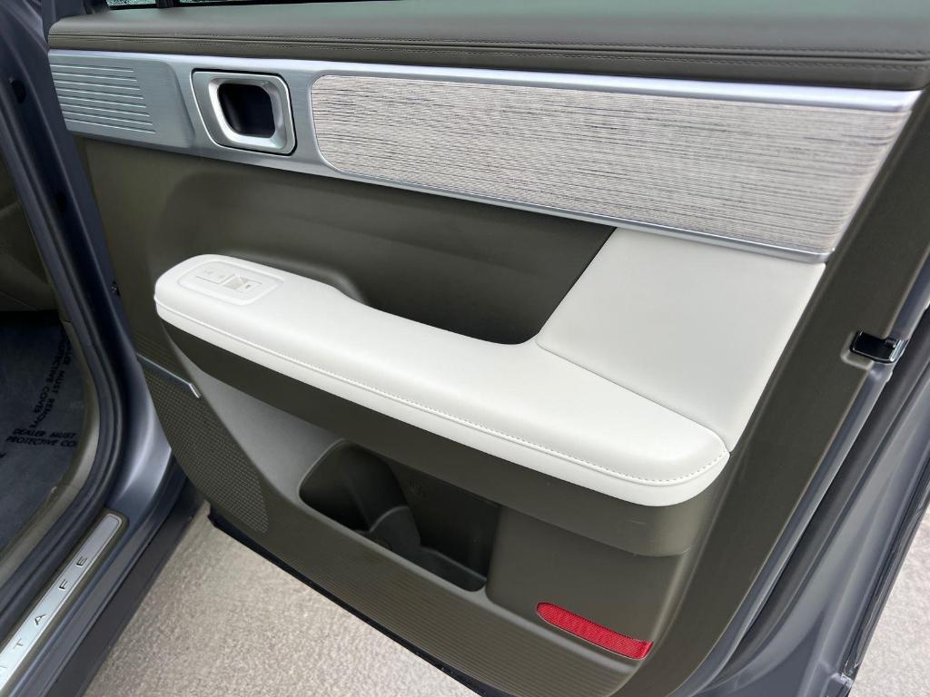 used 2025 Hyundai Santa Fe car, priced at $37,995