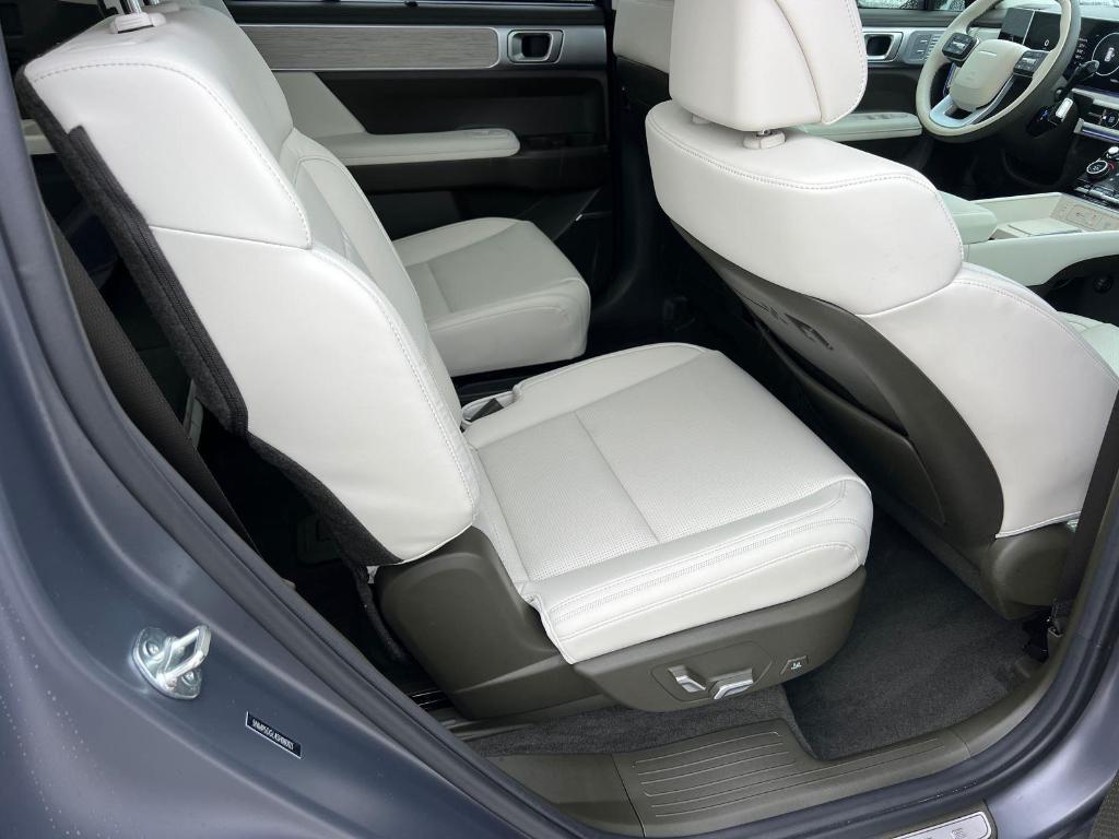 used 2025 Hyundai Santa Fe car, priced at $37,995