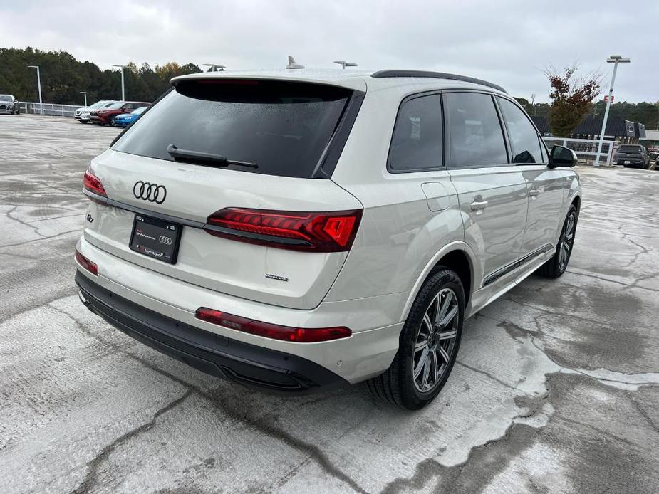 new 2024 Audi Q7 car, priced at $62,645