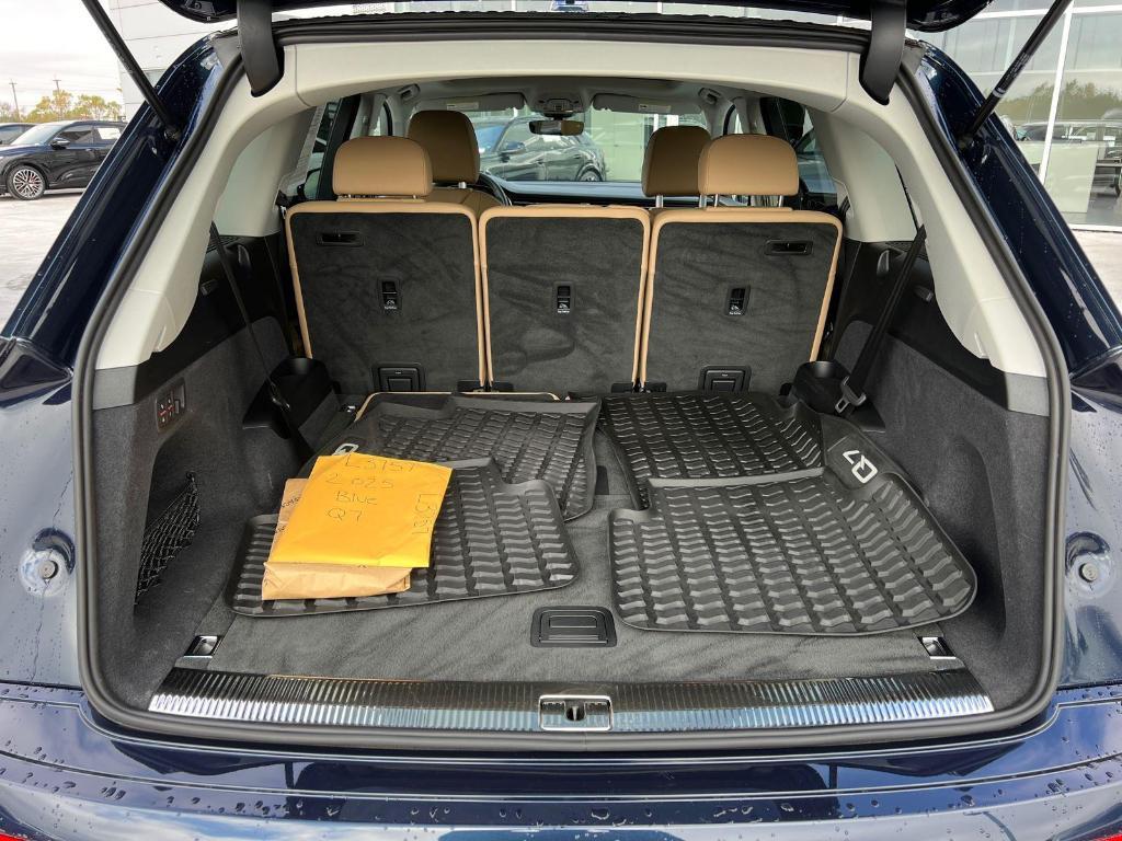 used 2025 Audi Q7 car, priced at $48,995