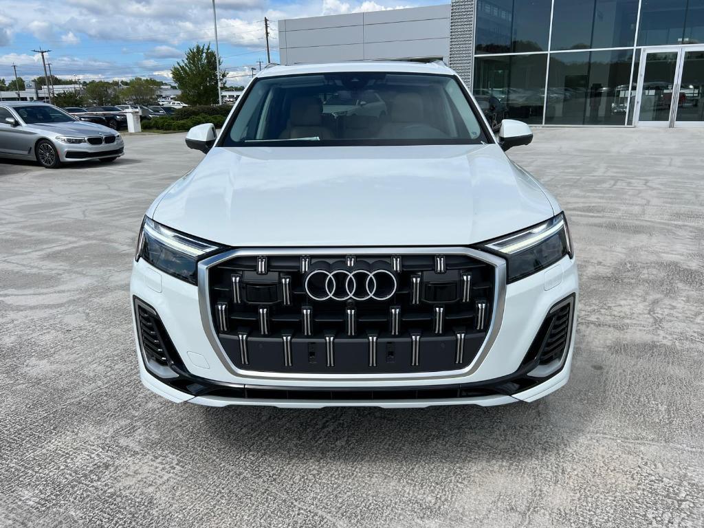 new 2025 Audi Q7 car, priced at $66,310