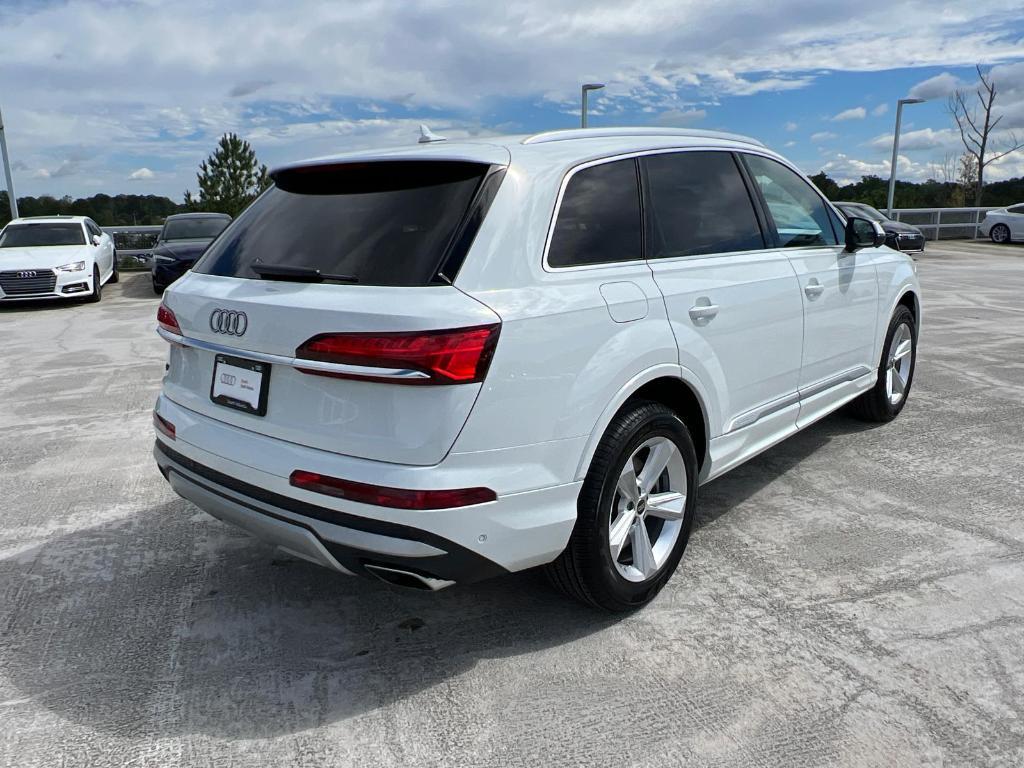 new 2025 Audi Q7 car, priced at $66,310