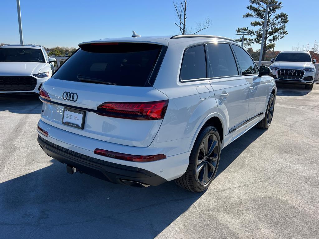 new 2025 Audi Q7 car, priced at $70,250