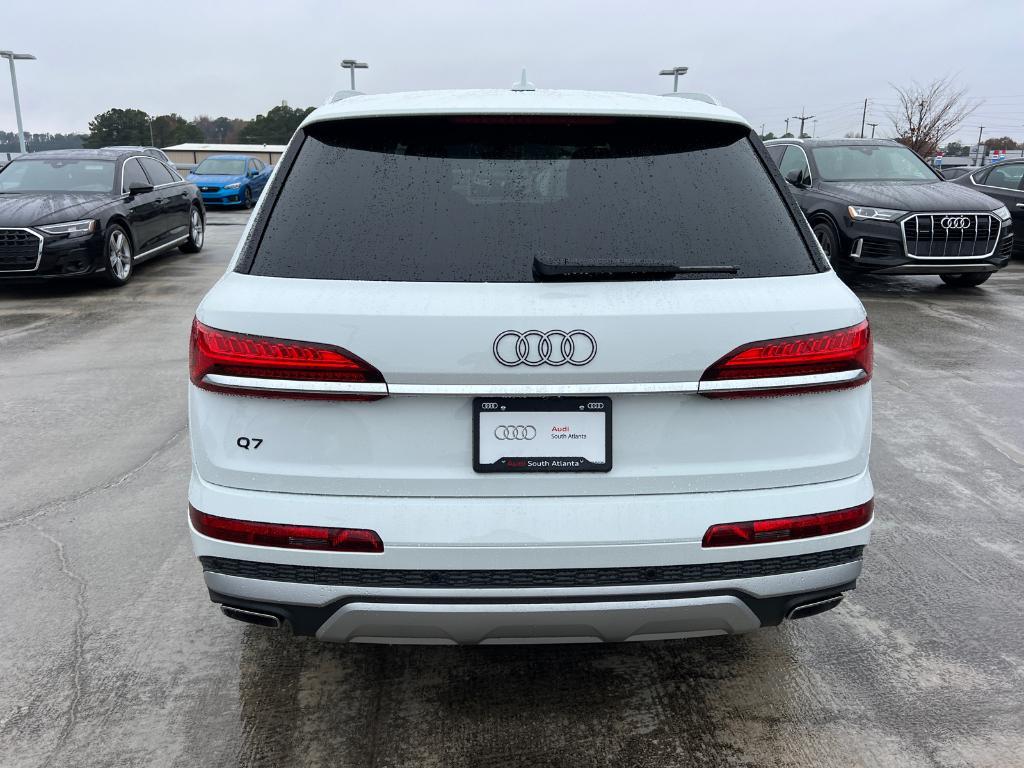 new 2025 Audi Q7 car, priced at $58,975