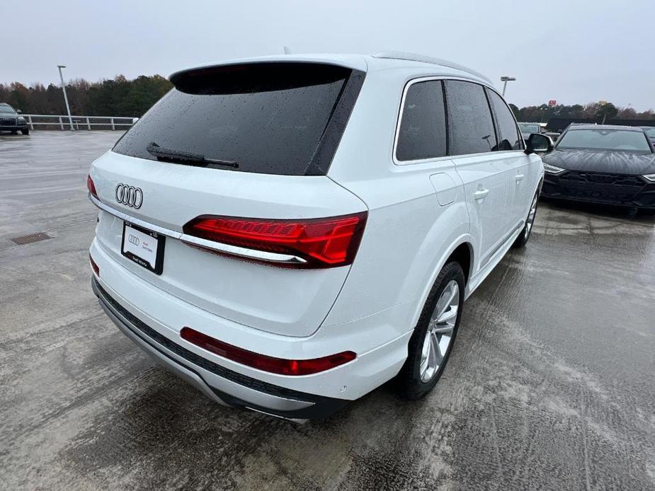 new 2025 Audi Q7 car, priced at $61,475