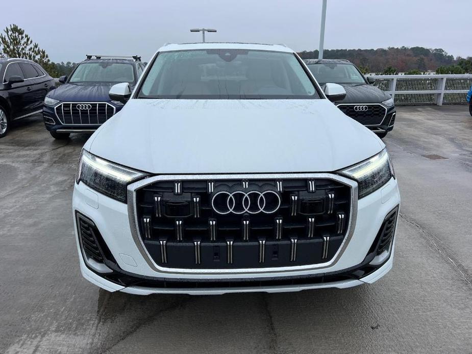 new 2025 Audi Q7 car, priced at $61,475