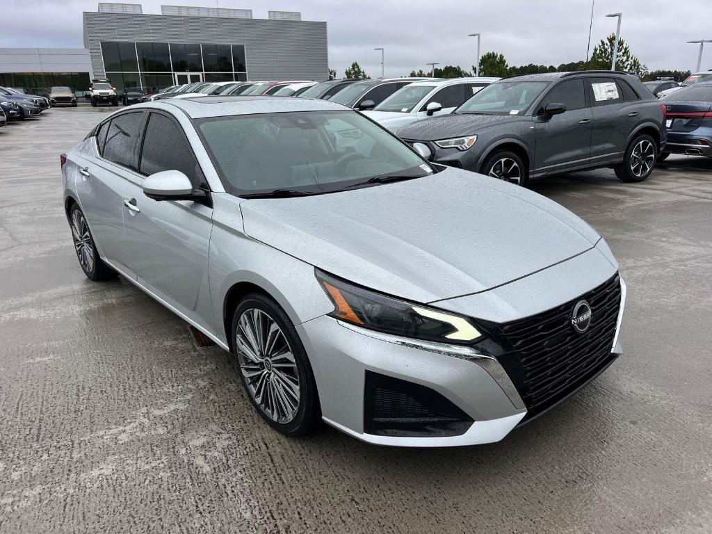 used 2023 Nissan Altima car, priced at $21,895