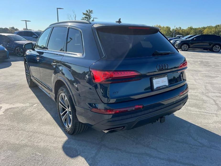 new 2025 Audi Q7 car, priced at $68,070