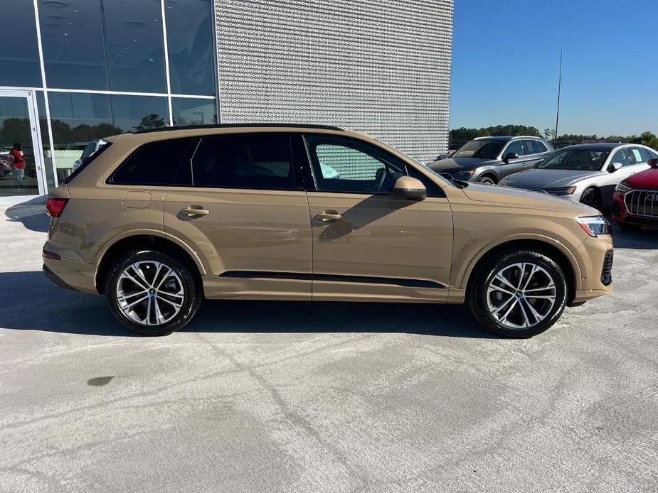 new 2025 Audi Q7 car, priced at $65,405