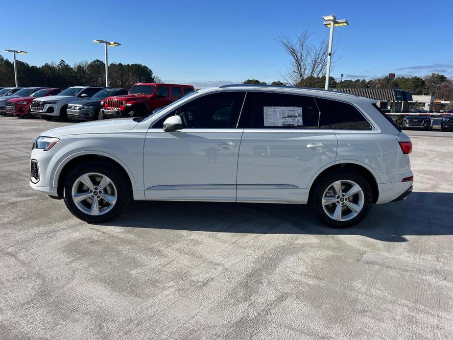 new 2025 Audi Q7 car, priced at $688,690