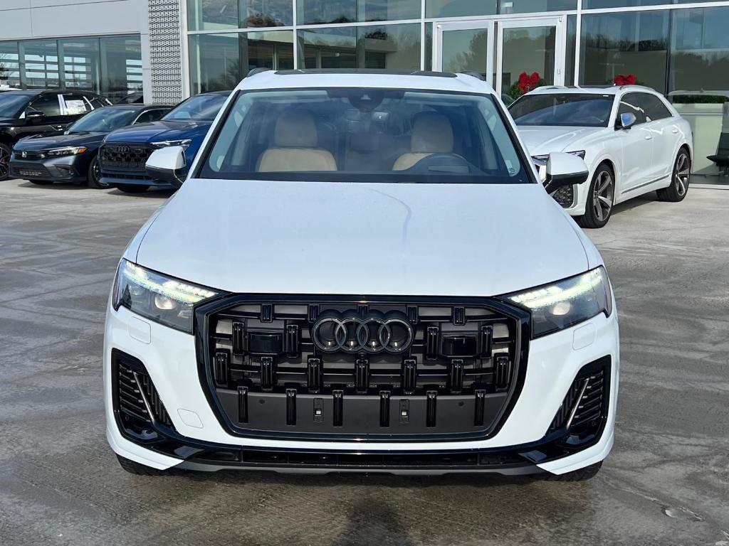 new 2025 Audi Q7 car, priced at $76,250