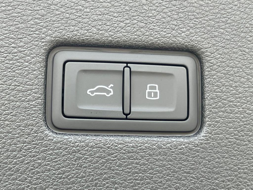 new 2025 Audi Q8 car, priced at $79,715