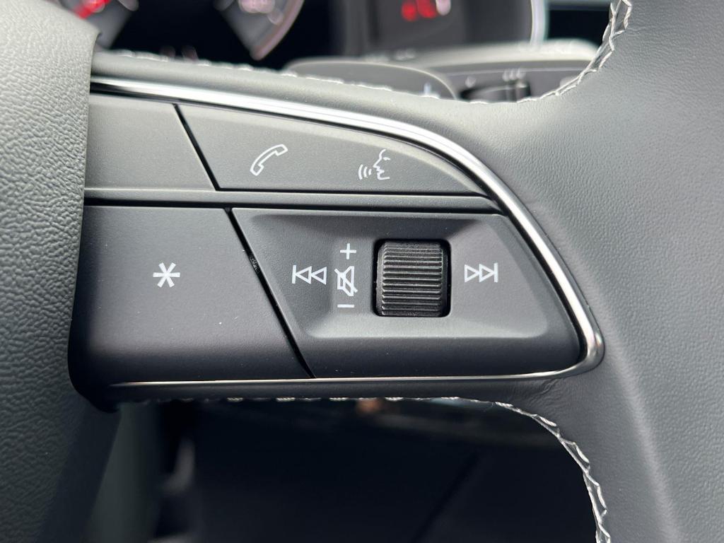 new 2025 Audi Q8 car, priced at $79,715