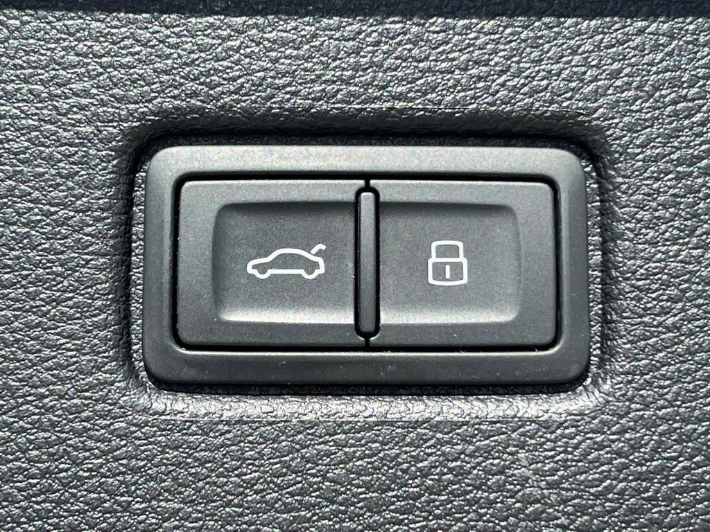 used 2022 Audi Q7 car, priced at $33,995