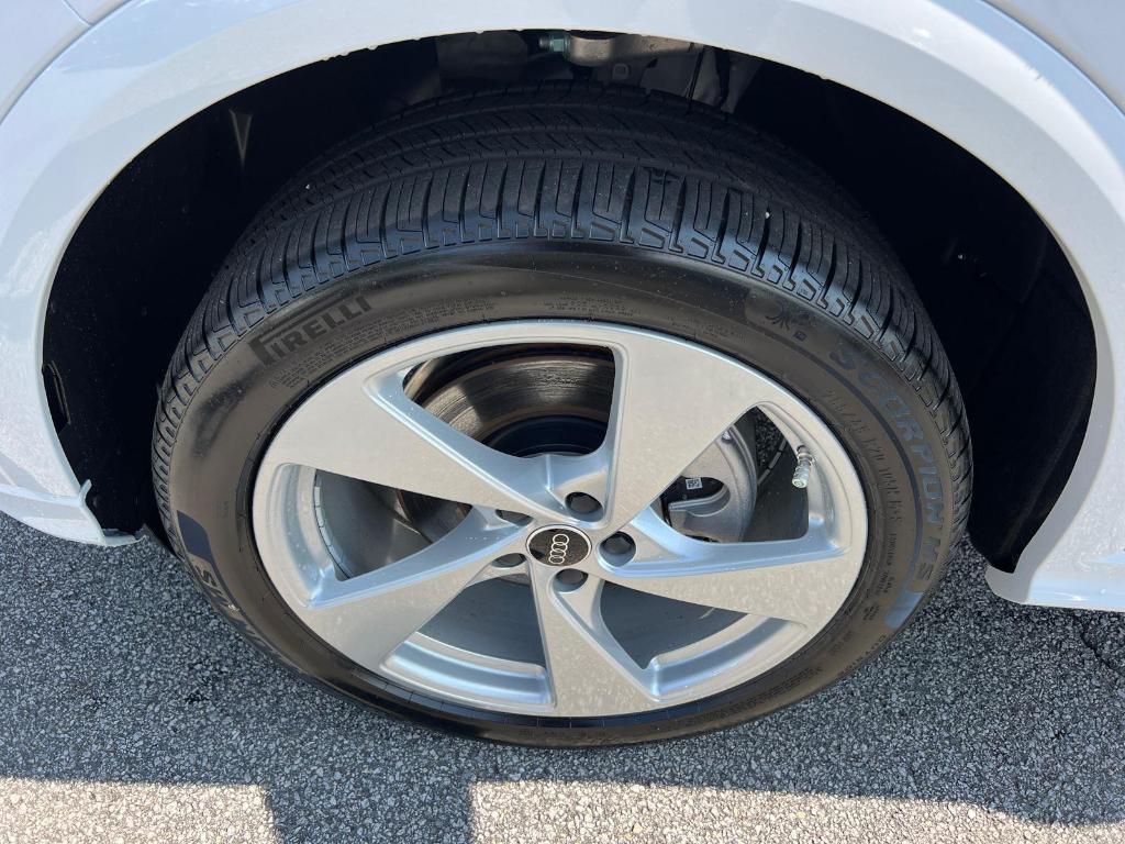 new 2025 Audi Q5 car, priced at $52,305