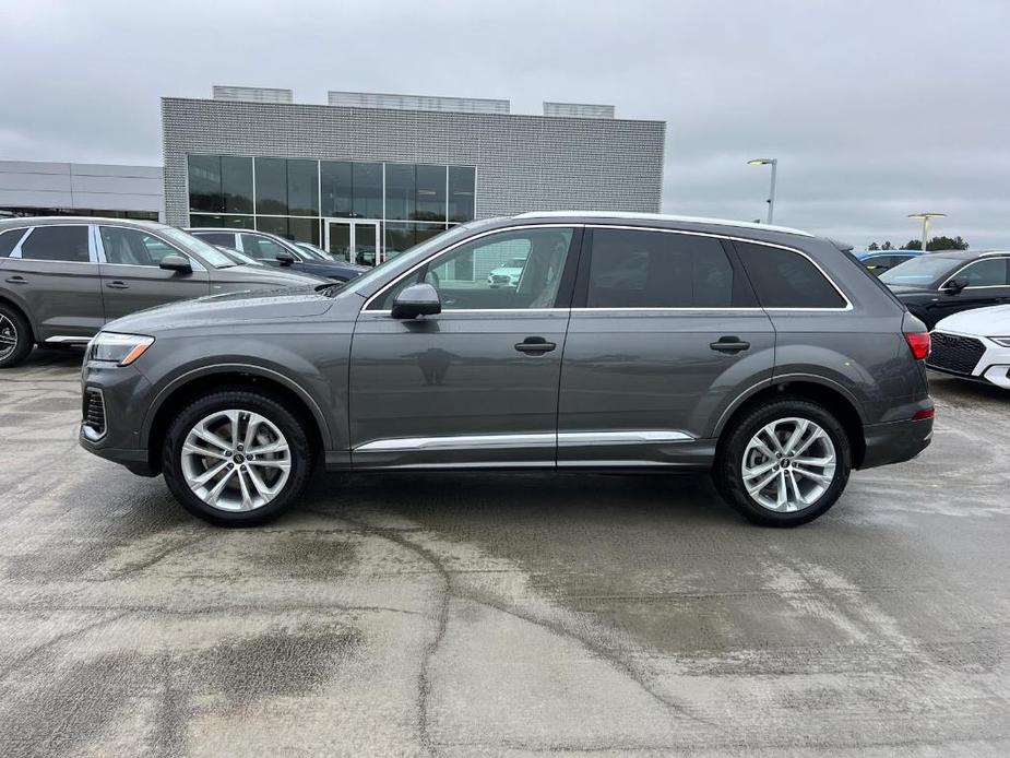 new 2025 Audi Q7 car, priced at $67,755