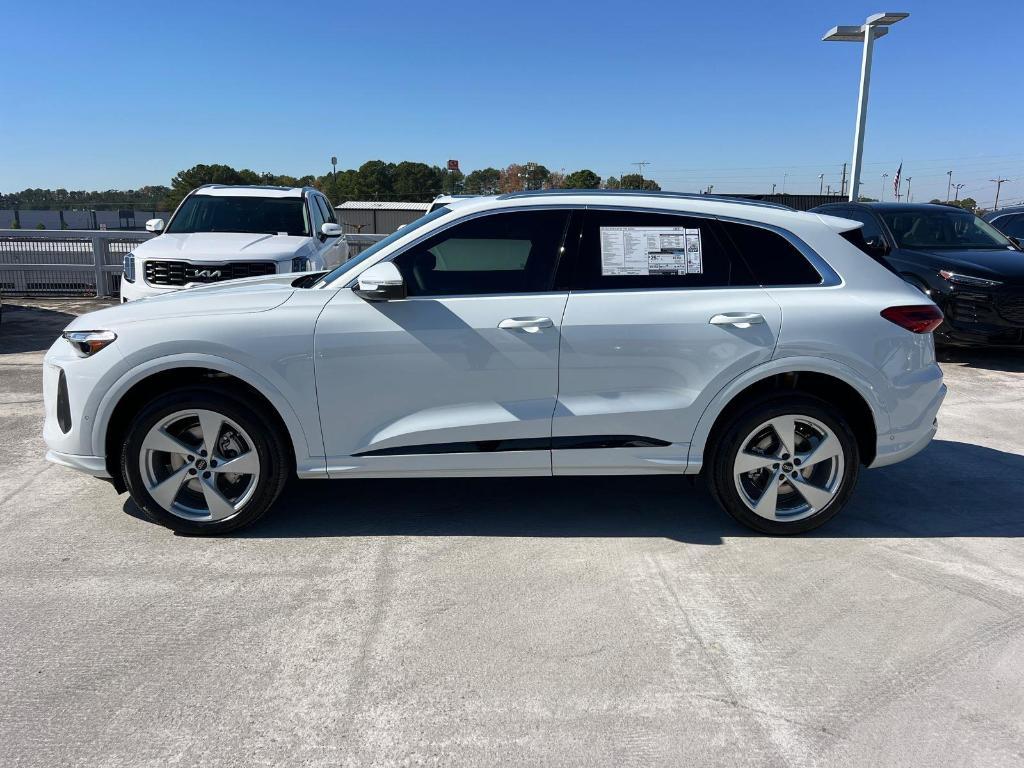 new 2025 Audi Q5 car, priced at $61,300