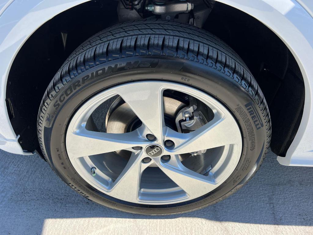 new 2025 Audi Q5 car, priced at $61,300