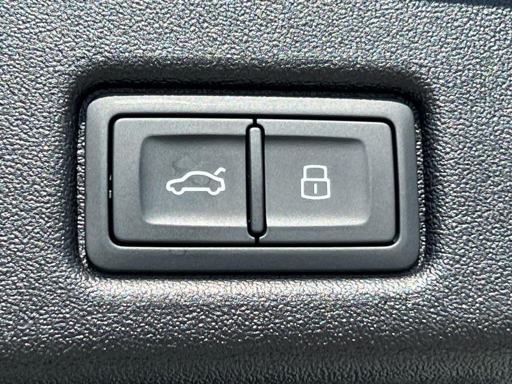 new 2025 Audi Q5 car, priced at $61,300