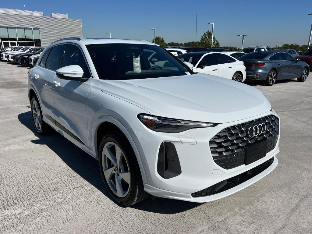 new 2025 Audi Q5 car, priced at $61,300