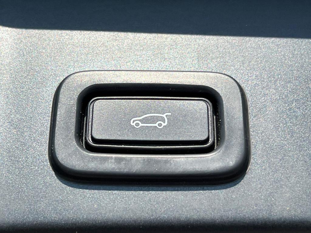 used 2020 Land Rover Range Rover Evoque car, priced at $25,995