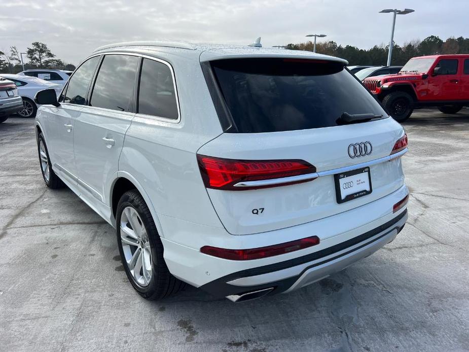 new 2025 Audi Q7 car, priced at $67,160