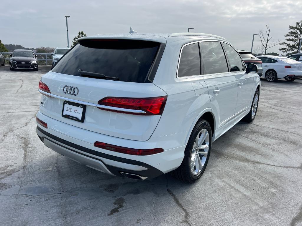 new 2025 Audi Q7 car, priced at $62,660