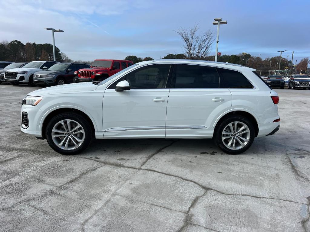 new 2025 Audi Q7 car, priced at $67,160