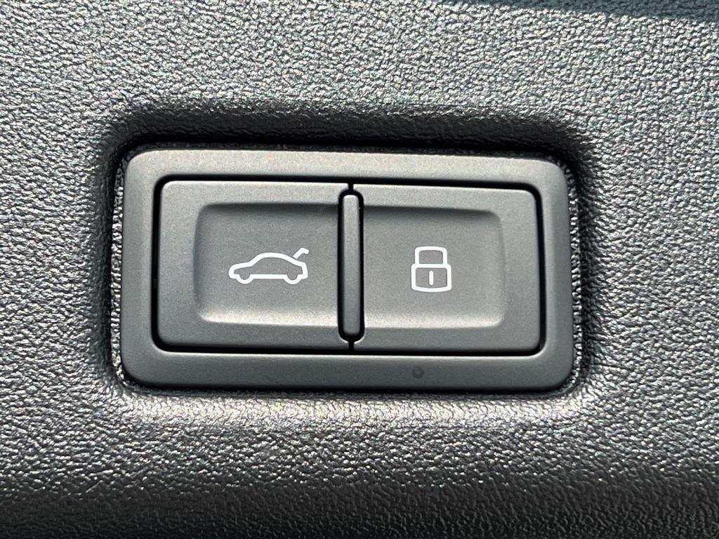 new 2025 Audi Q5 car, priced at $51,850