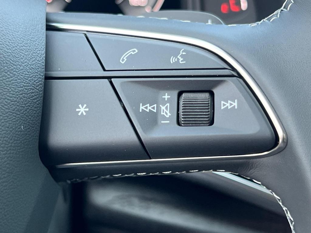 new 2025 Audi Q8 car, priced at $79,715