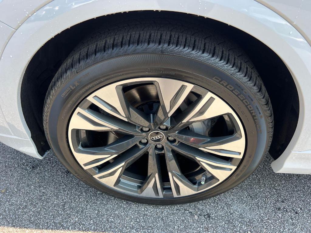 new 2025 Audi Q8 car, priced at $79,715