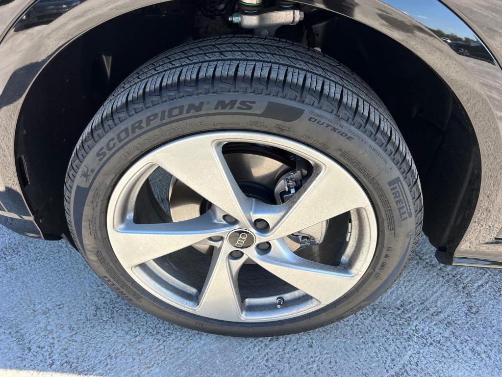 new 2025 Audi Q5 car, priced at $57,950