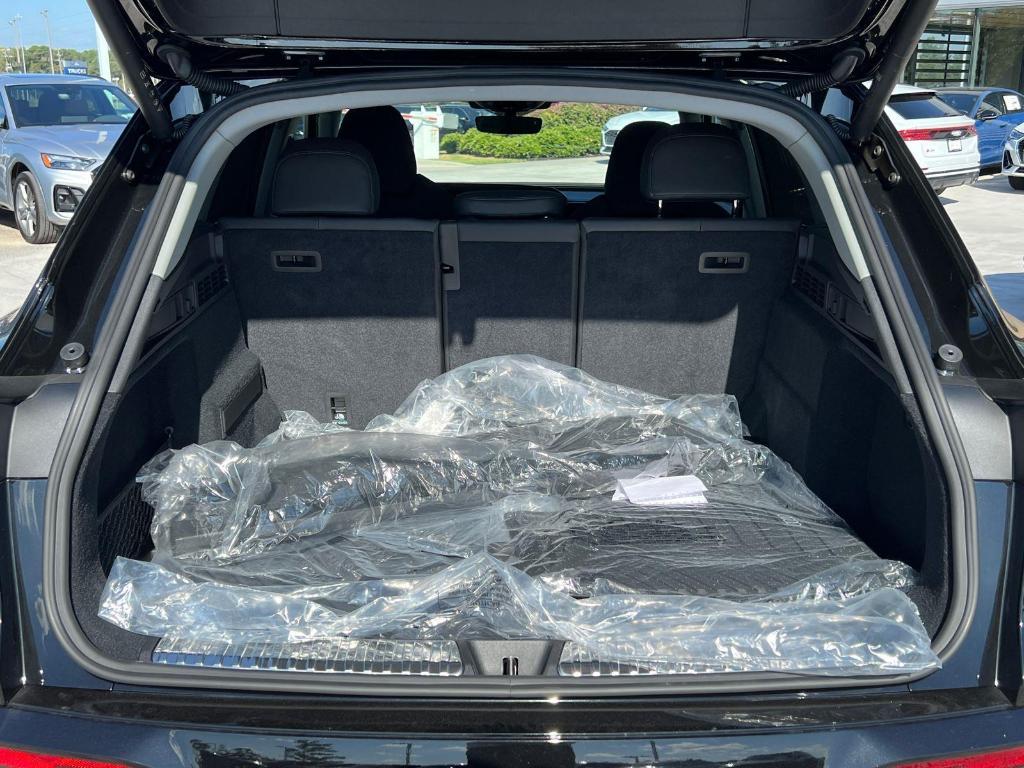 new 2025 Audi Q5 car, priced at $57,950