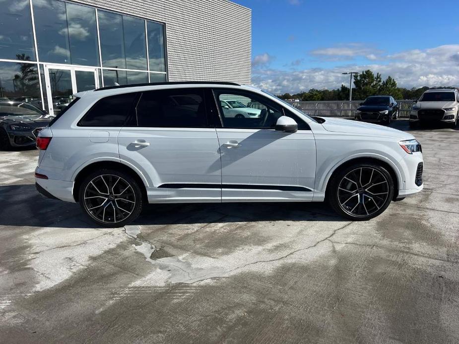 new 2025 Audi Q7 car, priced at $82,400