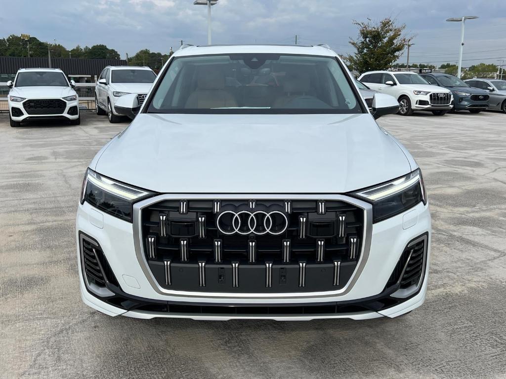 new 2025 Audi Q7 car, priced at $72,800