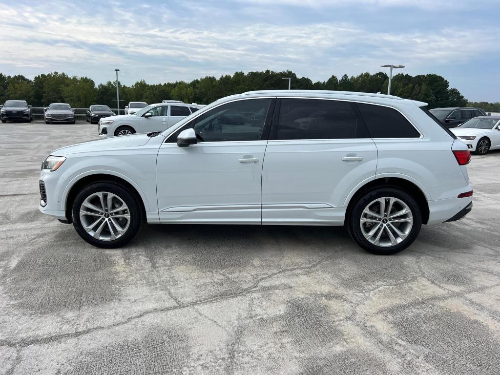 new 2025 Audi Q7 car, priced at $72,800