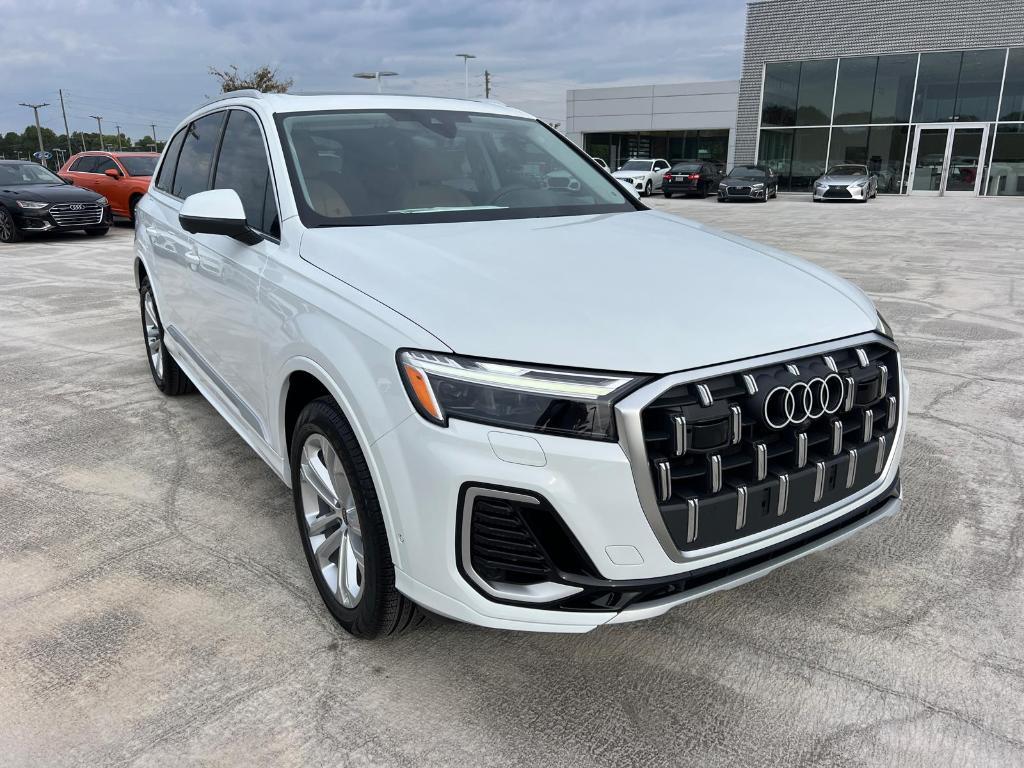 new 2025 Audi Q7 car, priced at $72,800