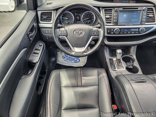 used 2019 Toyota Highlander car, priced at $23,895