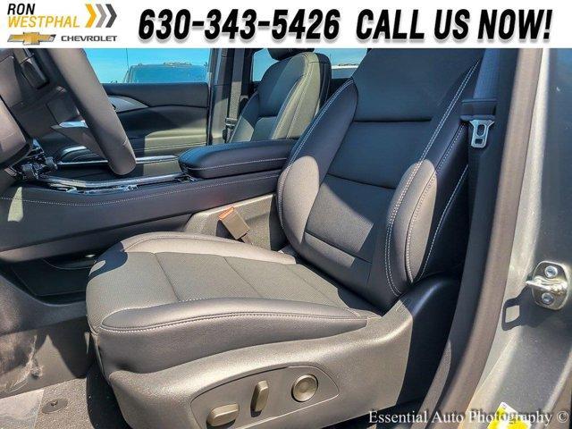 new 2025 Chevrolet Traverse car, priced at $48,045