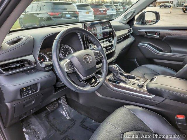 used 2022 Toyota Highlander car, priced at $37,395