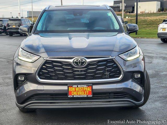 used 2022 Toyota Highlander car, priced at $37,395