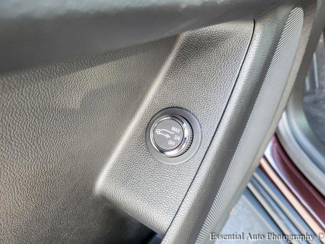used 2023 Chevrolet Traverse car, priced at $33,977