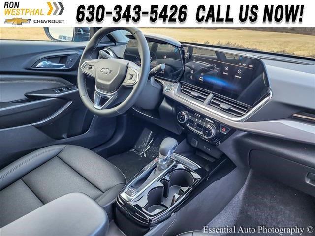 new 2025 Chevrolet Trax car