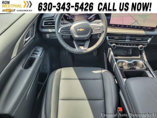 new 2025 Chevrolet Traverse car
