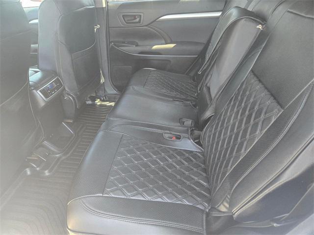 used 2018 Toyota Highlander car, priced at $24,311