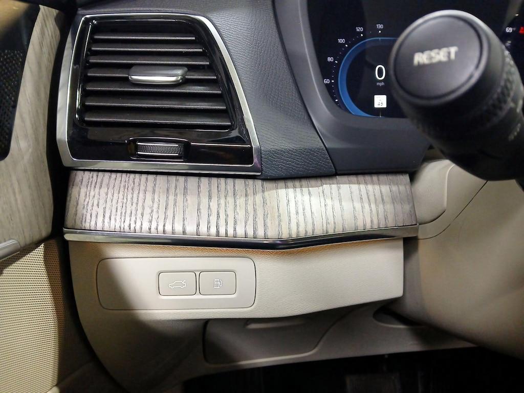 used 2024 Volvo XC90 Recharge Plug-In Hybrid car, priced at $47,998