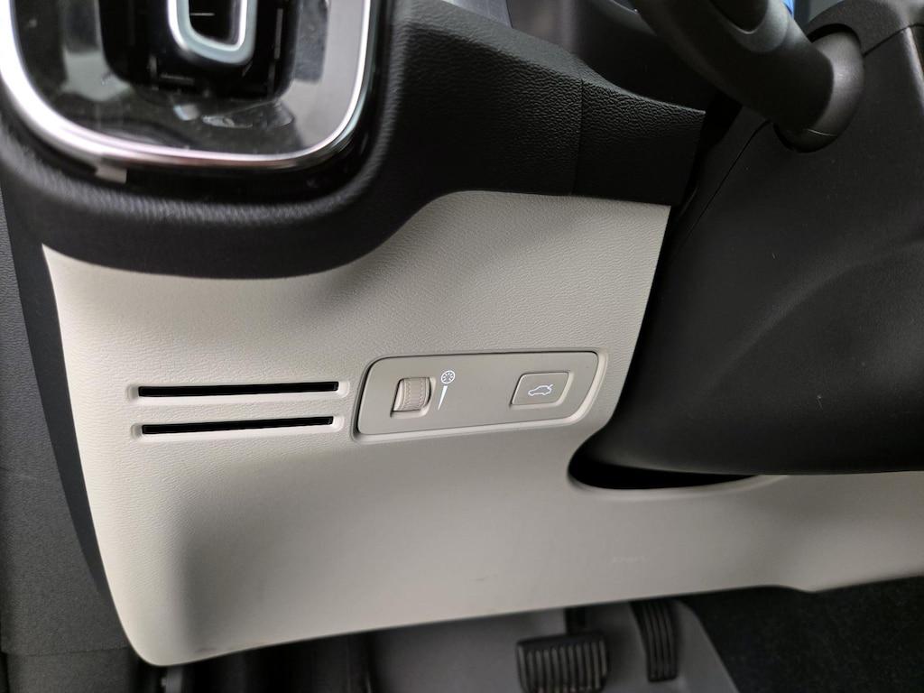 used 2020 Volvo XC40 car, priced at $25,998