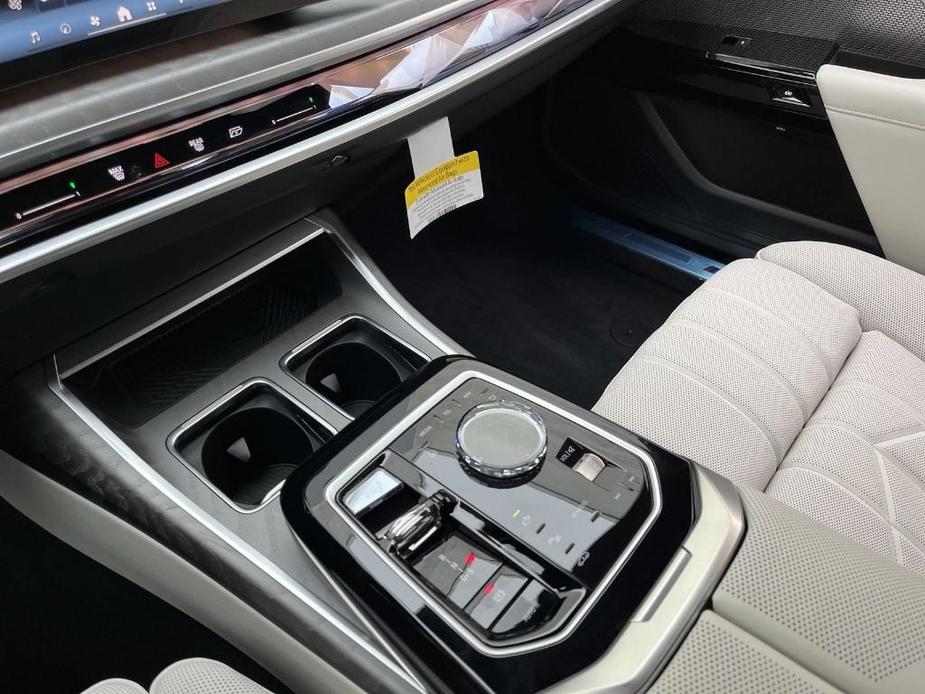 new 2024 BMW 760 car, priced at $131,620
