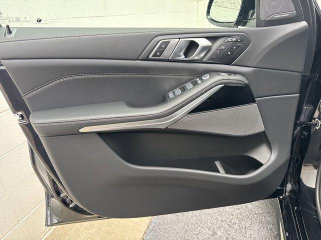 new 2025 BMW X7 car, priced at $121,390