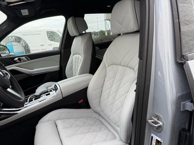 new 2026 BMW X7 car, priced at $99,085